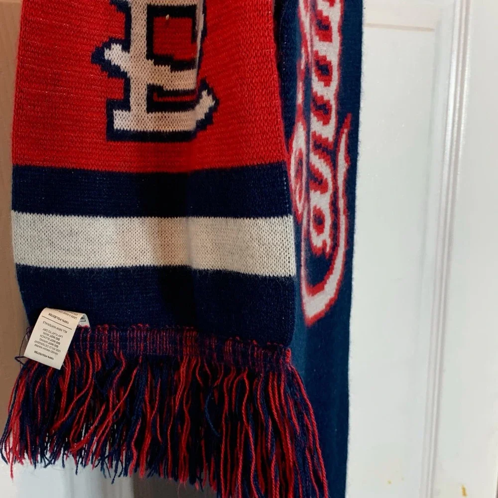 EUC St Louis‎ Cardinals reversible knit scarf